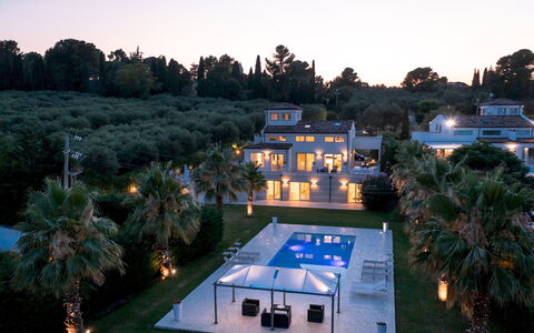 Villa Bianca 10: Svømmepøl, Udvej, Estate, Mansion, Villa, Hacienda, Landscaping, Eco Hotel, Ferieby