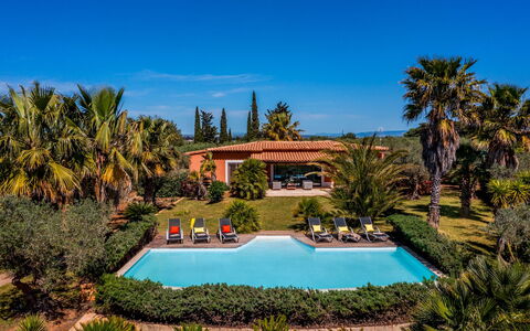 Villa Pineta 6: Blå, Træ, Svømmepøl, Udvej, Eco Hotel, Estate, Hacienda, Landscaping