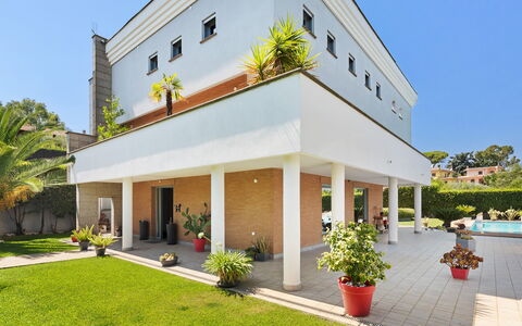 Villa Tiberio 6+2: Boligområde, Hjem, Estate, Hacienda, Skygge, Landscaping, Mansion, Villa, Design, Altan
