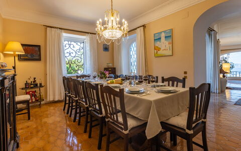 Villa Carina 12: Møbel, Indretning, Bord, Loft, Køkken & Spisebord, Spisestue, Stol, Værelse, Belysning, Gulvbelægning