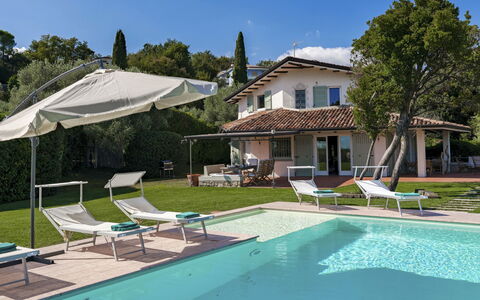 Villa del Prato 8: Svømmepøl, Udvej, Udendørs Møbler, Liggestol, Hjem, Estate, Villa, Fritid, Eco Hotel, Stuehus