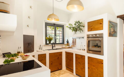 Casale Rondinella 6+2: Indretning, Møbel, Gulvbelægning, Køkken, Countertop, Træ, Loft, Lysarmatur, Cabinetry, Etage