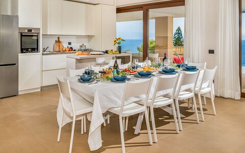 Villa Mulberry 10: Møbel, Bord, Indretning, Stol, Køkken & Spisebord, Bordservice, Spisestue, Restaurant, Værelse, Dug