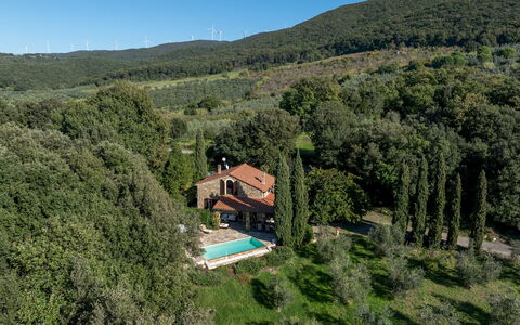 La Nula 4: Hjem, Hus, Landskab, Sommerhus, Tag, Estate, Landdistrikt, Hill Station, Stuehus, Landsby