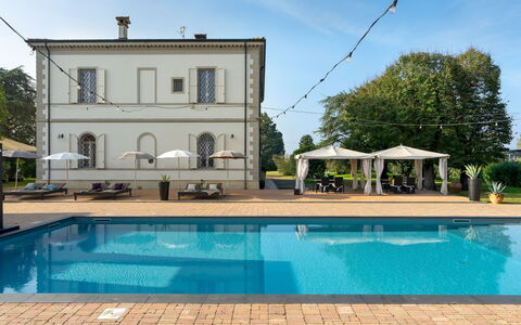 Villa Laguna 10: Svømmepøl, Udvej, Hotel, Ferieby, Villa, Udendørs Møbler