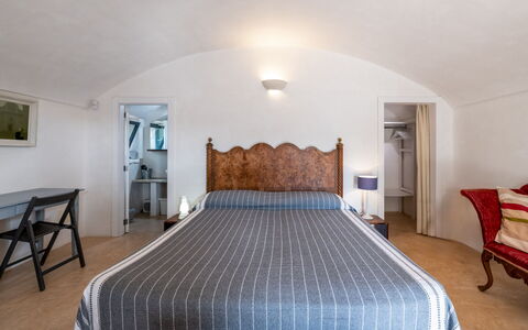 Trullo Luna 6+1: Møbel, Soveværelse, Hjem, Seng, Bed Frame, Lejlighed, Sengetøj, Sengetøj, Hotel, Suite