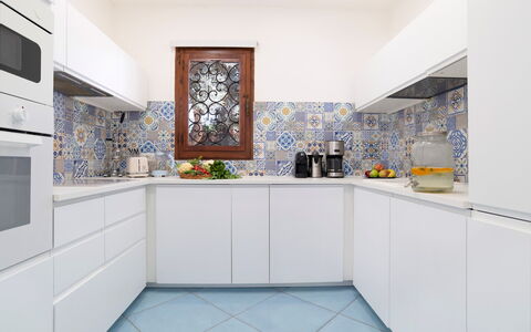 Villa Sandra 10: Blå, Køkken, Gulvbelægning, Indretning, Etage, Flise, Countertop, Mosaic, Større Bandage, Køkken Apparat