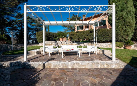 Tenuta Cavi 10: Møbel, Skygge, Udendørs Møbler, Udendørs Struktur, Have, Veranda, Gazebo, Pergola, Gårdhave, Flise