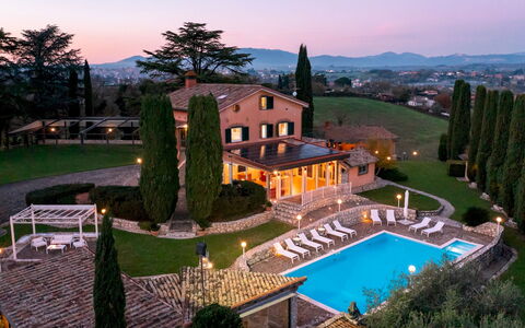Tenuta Cavi 10: Svømmepøl, Estate, Mansion, Udvej, Villa