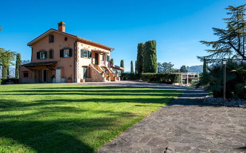 Tenuta Cavi 10: Himmel, Hjem, Estate, Villa, Stuehus, Landscaping, Hacienda, Mansion