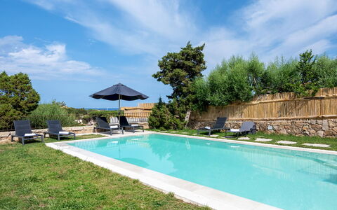 Villa la Maddalena 6+2: Blå, Svømmepøl, Udvej, Have, Udendørs Møbler, Eco Hotel, Landscaping, Estate, Skygge, Hacienda