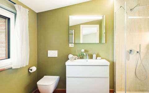 Casale Ombrone 11: Gulvbelægning, Toilet, Etage, Badeværelse, Indretning, Sanitærarmatur, Toiletbræt, Badeværelsesskab, Vvs, Håndvask