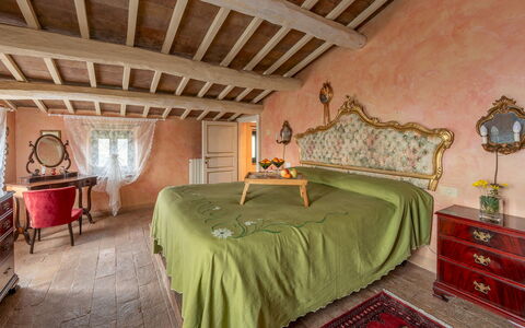 Casale delle Farfalle 12: Væg, Møbel, Soveværelse, Seng, Sengetøj, Sengetøj, Bed Frame, Hjem, Sengetøj, Pude