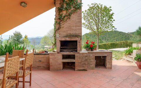 Villa Lia 10: Mursten, Have, Bejdse, Stol, Landscaping, Blomsterkrukke, Flise, Eco Hotel, Skygge, Stueplante