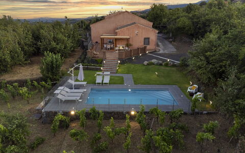 Vigne Dell'Etna 6: Svømmepøl, Udvej, Boligområde, Kompositmateriale, Estate, Fritid, Eco Hotel, Backyard, Udendørs Møbler, Have