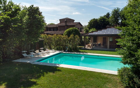 Villa Valchero 12: Svømmepøl, Boligområde, Udvej, Backyard, Estate, Fritid, Skygge, Have, Eco Hotel, Stuehus