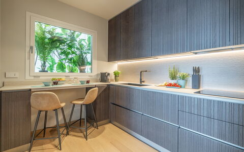 Dimora Mareblu 6: Køkken, Indretning, Countertop, Træ, Cabinetry, Gulvbelægning, Køkken Apparat, Større Bandage, Husholdningsapparat, Møbel
