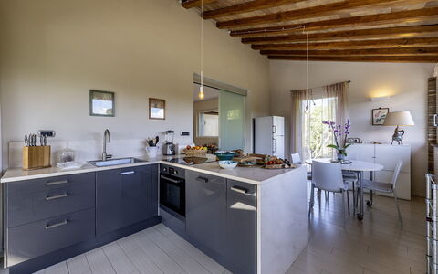 Villa Sparta 8+2: Møbel, Indretning, Køkken, Countertop, Køkken Apparat, Gulvbelægning, Stol, Cabinetry, Hjem, Værelse