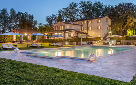 Villa Ginevra 12: Svømmepøl, Udvej, Estate, Udendørs Møbler, Villa, Fritid, Hotel, Thermae, Eco Hotel, Have