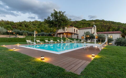 Villa Cusano 18: Svømmepøl, Udvej, Estate, Eco Hotel, Hacienda, Thermae, Backyard, Villa, Hotel, Stuehus