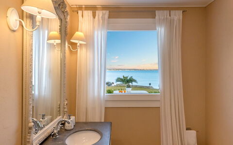 Baia L'Aura 8: Indretning, Belysning, Hav, Ocean, Gardin, Sanitærarmatur, Hotel, Lampe, Vindue Behandling, Udvej