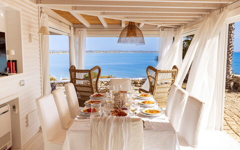 Baia L'Aura 8: Møbel, Bord, Stol, Udvej, Hav, Udendørs Møbler, Sengetøj, Ocean, Dug, Eco Hotel