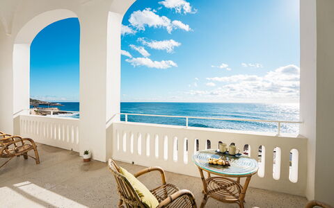 Villa Aristula 11: Hav, Horisont, Coastal Og Oceaniske Landskabsformer, Altan, Kyst, Ocean, Lejlighed, Strand, Udvej, Kyst