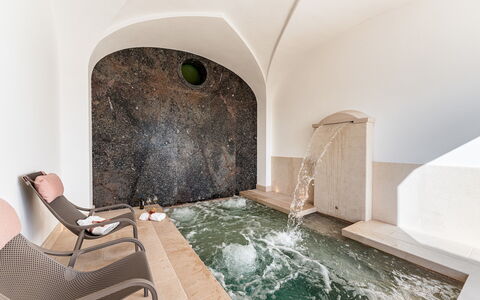 Villa Aristula 11: Badekar, Sanitærarmatur, Jacuzzi, Hotel, Udvej, Svømmepøl