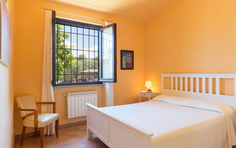 Montepietraia e San Martino 18: Indretning, Seng, Soveværelse, Møbel, Værelse, Etage, Bed Frame, Gulvbelægning, Hjem, Loft