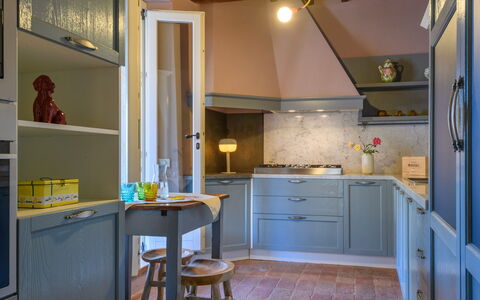 Dimora dei Sogni 7+1: Køkken, Cabinetry, Indretning, Countertop, Køkken Apparat, Træ, Gulvbelægning, Møbel, Loft, Større Bandage