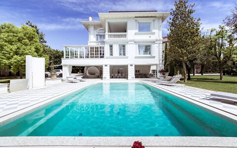 Villa la Perla Bianca 10: Boligområde, Hjem, Svømmepøl, Estate, Mansion, Udvej, Villa, Altan, Design, Landscaping
