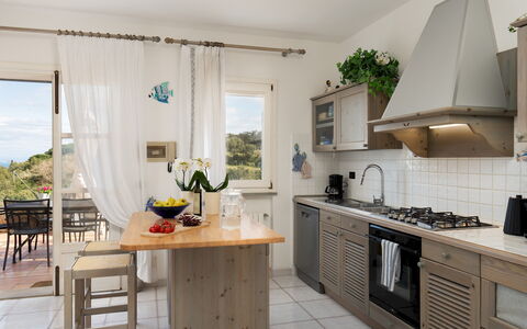 Villa Perelle 8: Møbel, Køkken, Køkken Apparat, Indretning, Countertop, Gulvbelægning, Træ, Større Bandage, Cabinetry, Etage