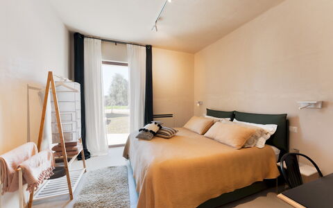 Trulli Fiori di Mandorlo 6: Møbel, Indretning, Seng, Væg, Soveværelse, Træ, Gulvbelægning, Etage, Loft, Værelse