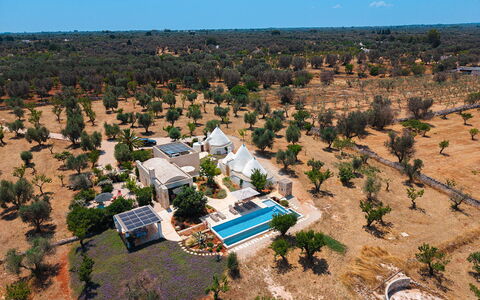 Trulli Fiori di Mandorlo 6: Svømmepøl, Udvej, Luftfotografering, Eco Hotel