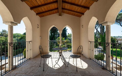 Villa Corte Sant'Anna 6+2: Arkitektur, Baluster, Jern, Veranda, Estate, Gelænder, Altan, Skygge, Kolonne, Hacienda