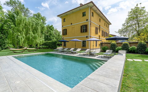Tenuta Schiavon Barrero 12: Boligområde, Svømmepøl, Hus, Hjem, Afspejling, Estate, Reflekterende Pool, Have, Udvej, Villa