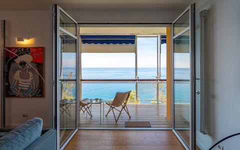 La Scogliera di Sori 5+1: Træ, Møbel, Etage, Hav, Stol, Ocean, Altan, Glas, Bejdse, Hårdttræ