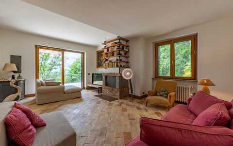Villa Il Ritiro 8: Møbel, Indretning, Gulvbelægning, Træ, Værelse, Etage, Loft, Stue, Couch, Hårdttræ