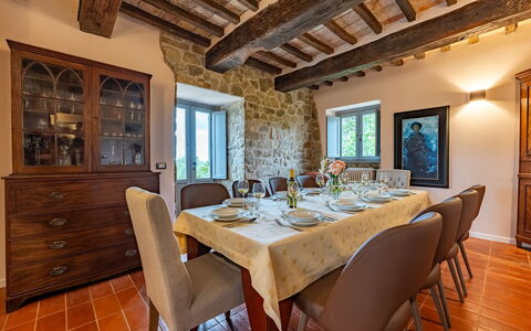 Tenuta Santa Cristina 10: Møbel, Indretning, Væg, Gulvbelægning, Bord, Træ, Stol, Spisestue, Køkken & Spisebord, Loft