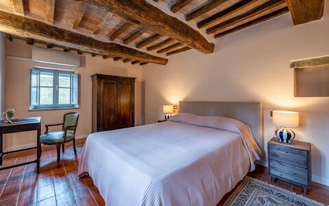 Tenuta Santa Cristina 10: Gulvbelægning, Indretning, Møbel, Etage, Værelse, Hjem, Soveværelse, Seng, Loft, Bed Frame