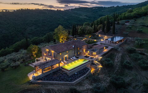 Tenuta Santa Cristina 10: Estate, Eco Hotel, Udvej, Mansion, Villa, Svømmepøl, Landscaping, Stuehus, Gårdsplads, Bjerglandsby