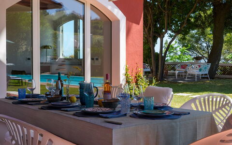 Villa Fiola 8: Møbel, Stol, Bord, Køkken & Spisebord, Udendørs Møbler, Udvej, Udendørs Bord, Restaurant, Skygge, Spisestue