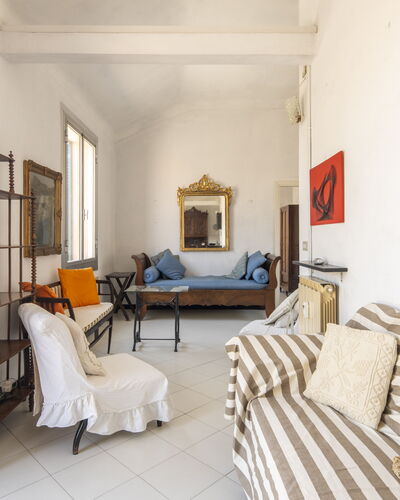 La Terrazza in Centro, Genova: Møbel, Indretning, Væg, Gulvbelægning, Etage, Træ, Værelse, Loft, Couch, Stue