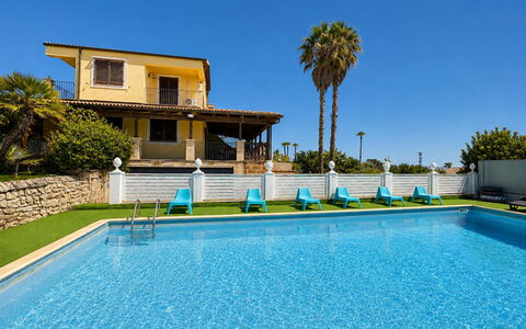Villa Patrizia: Blå, Svømmepøl, Udvej, Eco Hotel, Estate, Skygge, Hacienda, Fritid, Villa