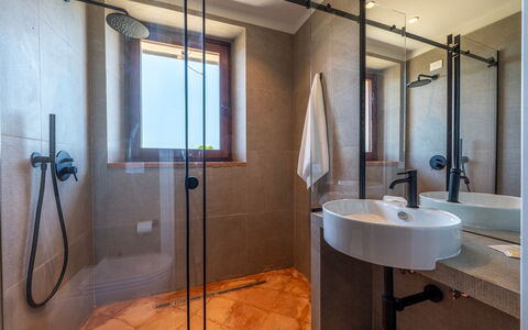 Tenuta Orsini 9+3: Væg, Gulvbelægning, Træ, Indretning, Sanitærarmatur, Etage, Badeværelse, Belysning, Loft, Vvs