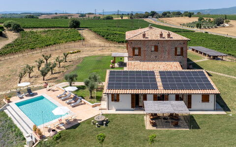 Tenuta Orsini 9+3: Estate, Svømmepøl, Udvej, Villa, Stuehus, Hacienda, Udendørs Møbler, Paraply, Hotel, Eco Hotel