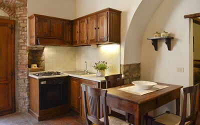 Gardenia: Møbel, Cabinetry, Countertop, Bord, Bygning, Træ, Komfur, Køkken Apparat, Indretning, Køkken