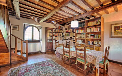 Casale Giulio: Ejendom, Værelse, Bygning, Loft, Indretning, Bjælke, Hus, Ejendom, Estate, Møbel