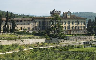 overlooking of the 17th century villa wich dominates the Estate