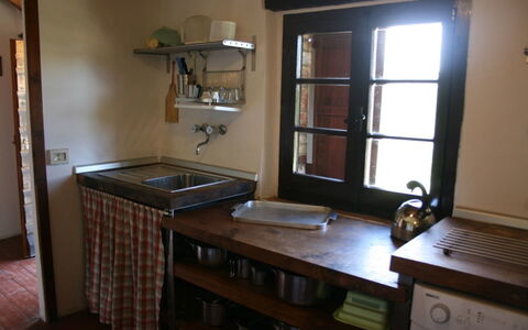 Agriturismo Bevignano: Værelse, Ejendom, Møbel, Bygning, Hus, Countertop, Cabinetry, Bord, Køkken, Hårdttræ